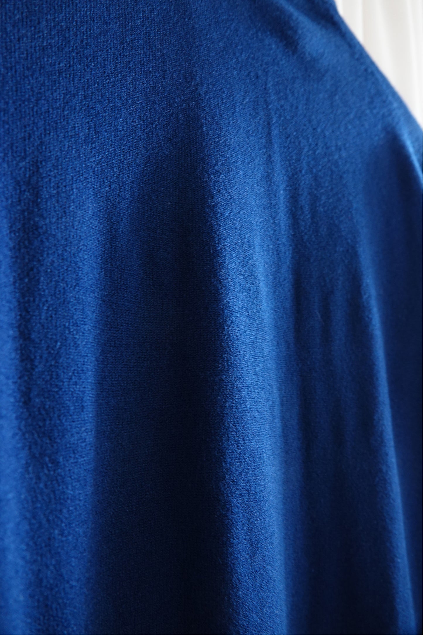 Schiaparelli vintage navy cardigan, fine-knit fabric texture close-up — Disco Palma