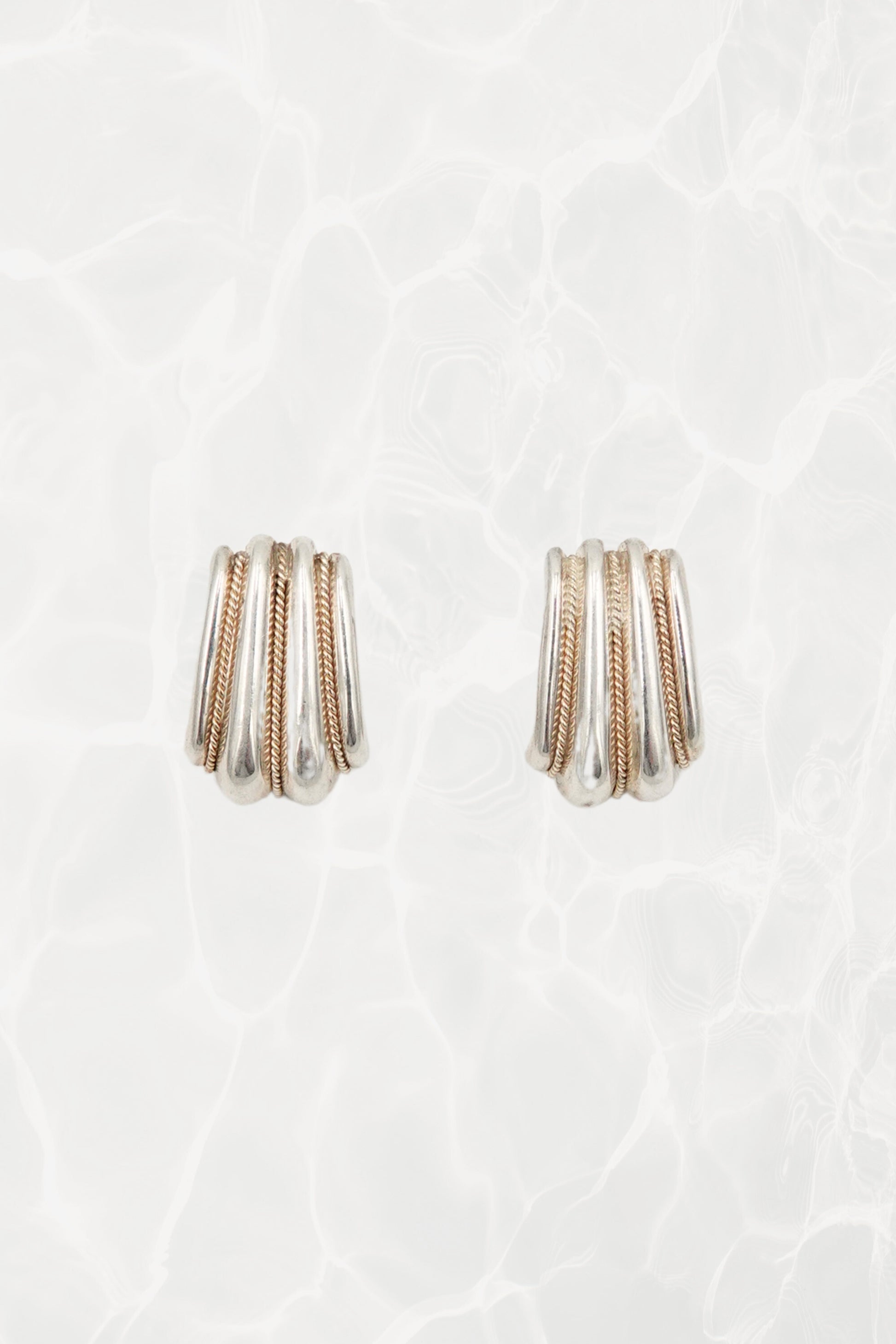 Vintage Mixed Metal Sterling Silver and 18K Gold Ribbed Shell Clip-On Earrings 90s