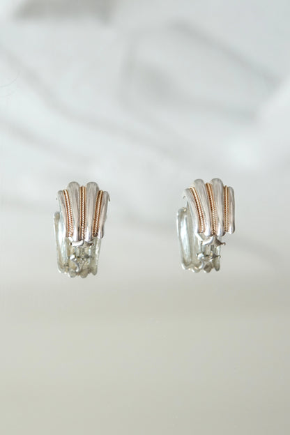 Vintage Mixed Metal Sterling Silver and 18K Gold Ribbed Shell Clip-On Earrings 90s