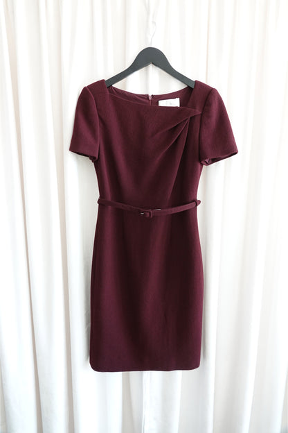Roland Mouret AW25 Mulberry crepe pencil dress, detail of belt and buckle — Disco Palma