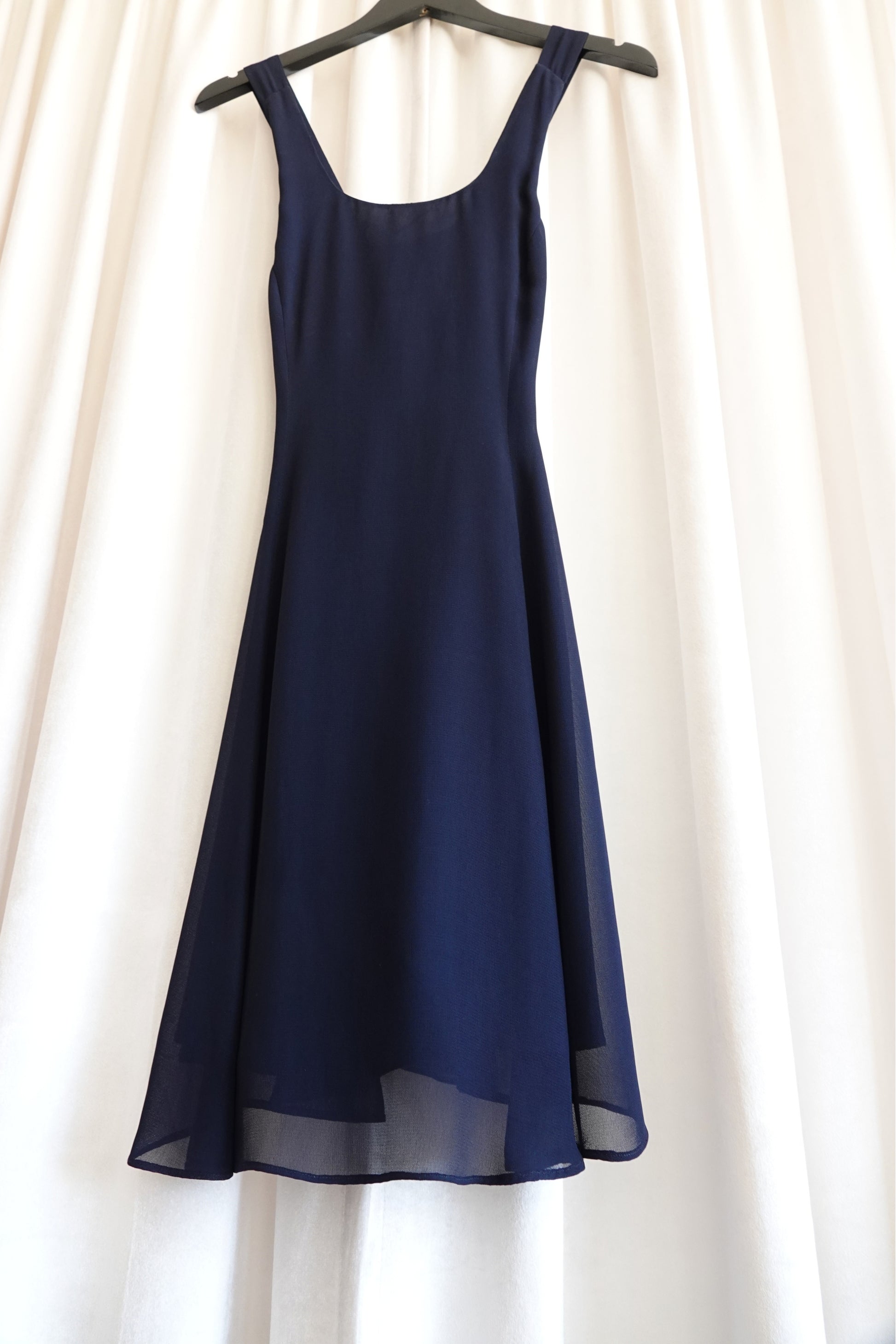Isabel Ardee 1990s Navy Chiffon Cross-Back Cocktail Dress – Disco Palma