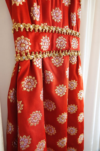 Oscar de la Renta dress, skirt hem detail showing bubble silhouette — Disco Palma