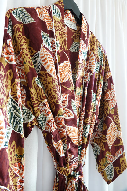Christian Dior Lingerie autumn leaf print robe, collar and piping detail — Disco Palma
