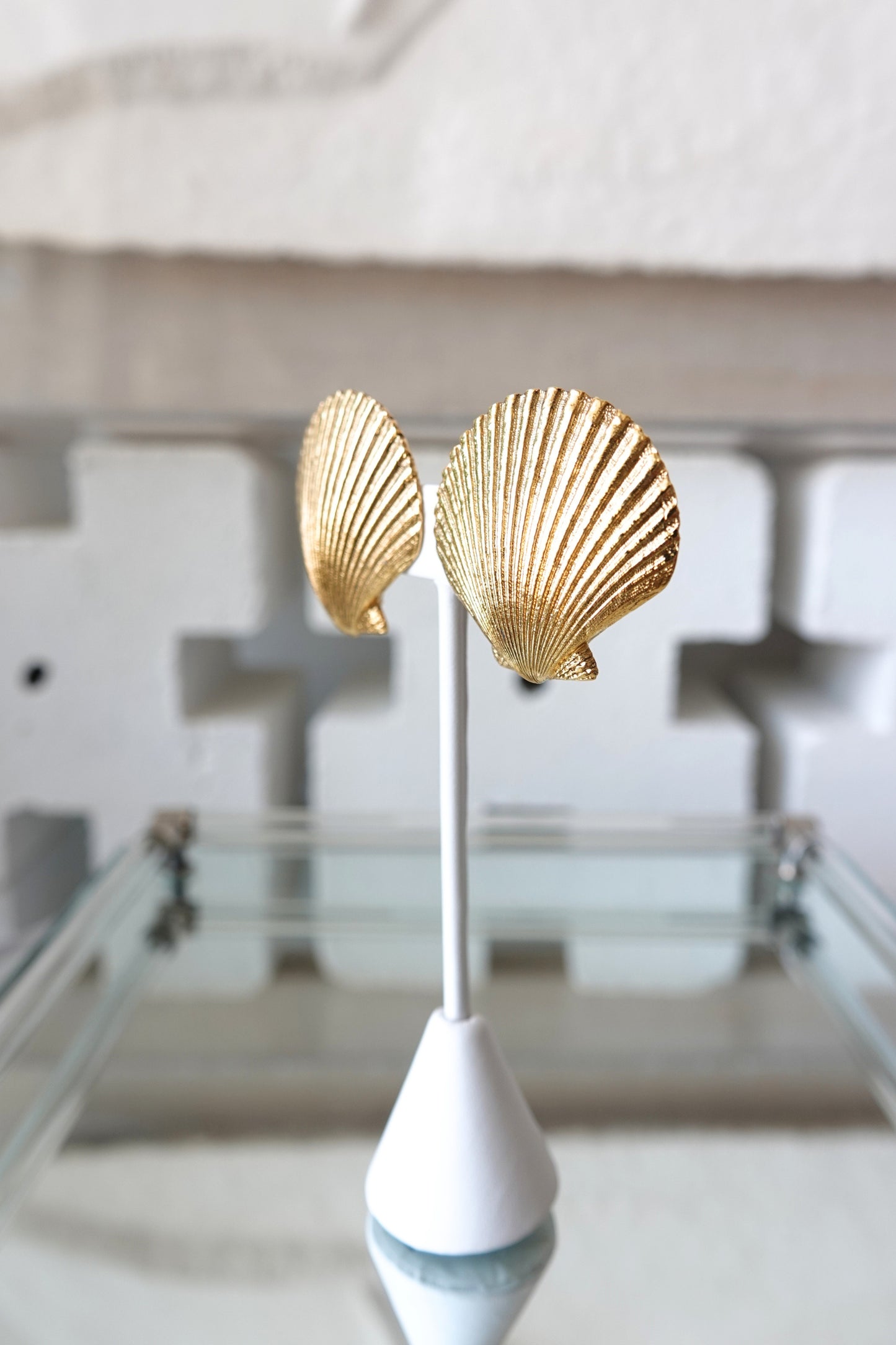 Vintage 1980s Gold-Tone Scallop Shell Clip-On Earrings