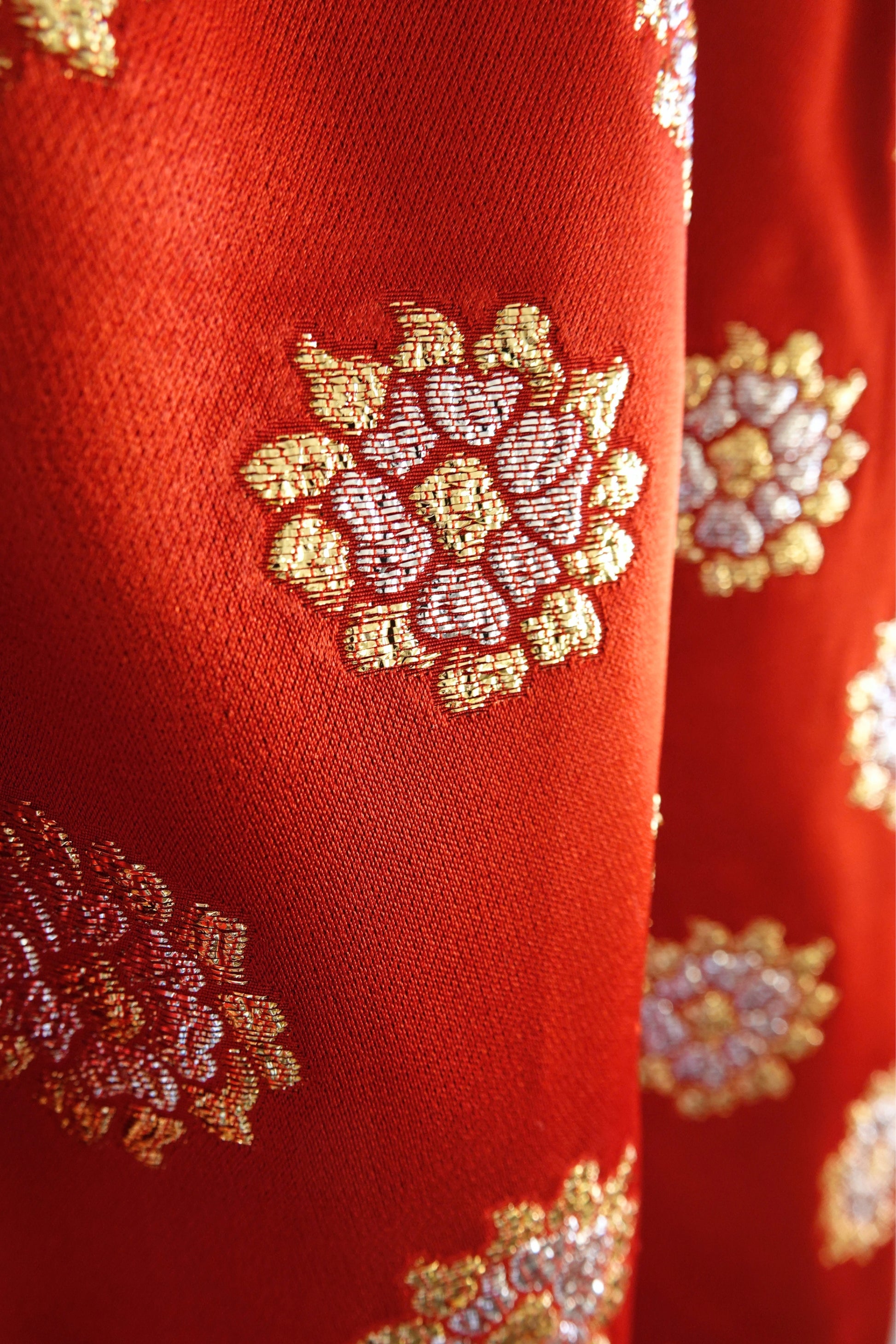 Oscar de la Renta dress, bodice and double waistband passementerie detail — Disco Palma