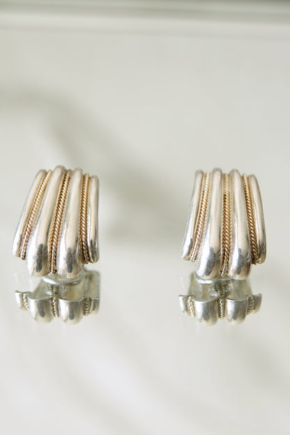 Vintage Mixed Metal Sterling Silver and 18K Gold Ribbed Shell Clip-On Earrings 90s