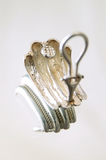 Vintage Mixed Metal Sterling Silver and 18K Gold Ribbed Shell Clip-On Earrings 90s