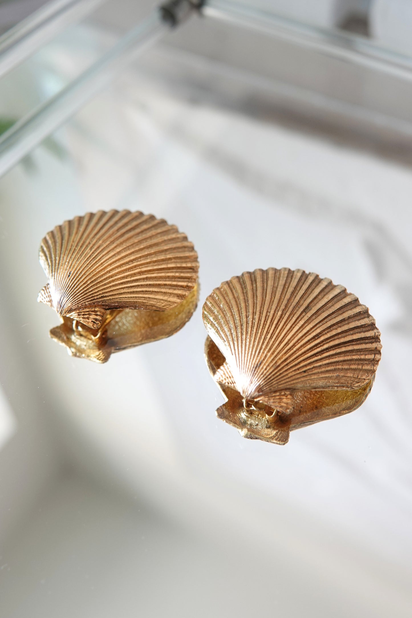 Vintage 1980s Gold-Tone Scallop Shell Clip-On Earrings