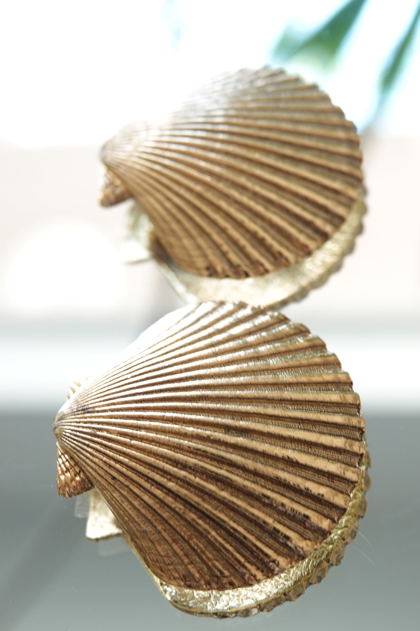 Vintage 1980s Gold-Tone Scallop Shell Clip-On Earrings