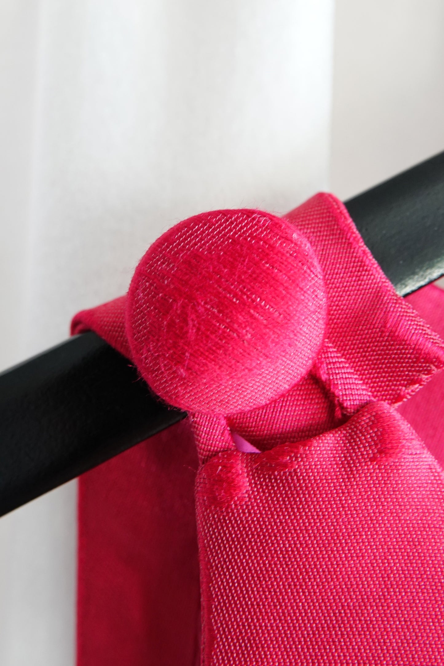 Condition detail — vintage 1960s hot pink fuchsia shift dress