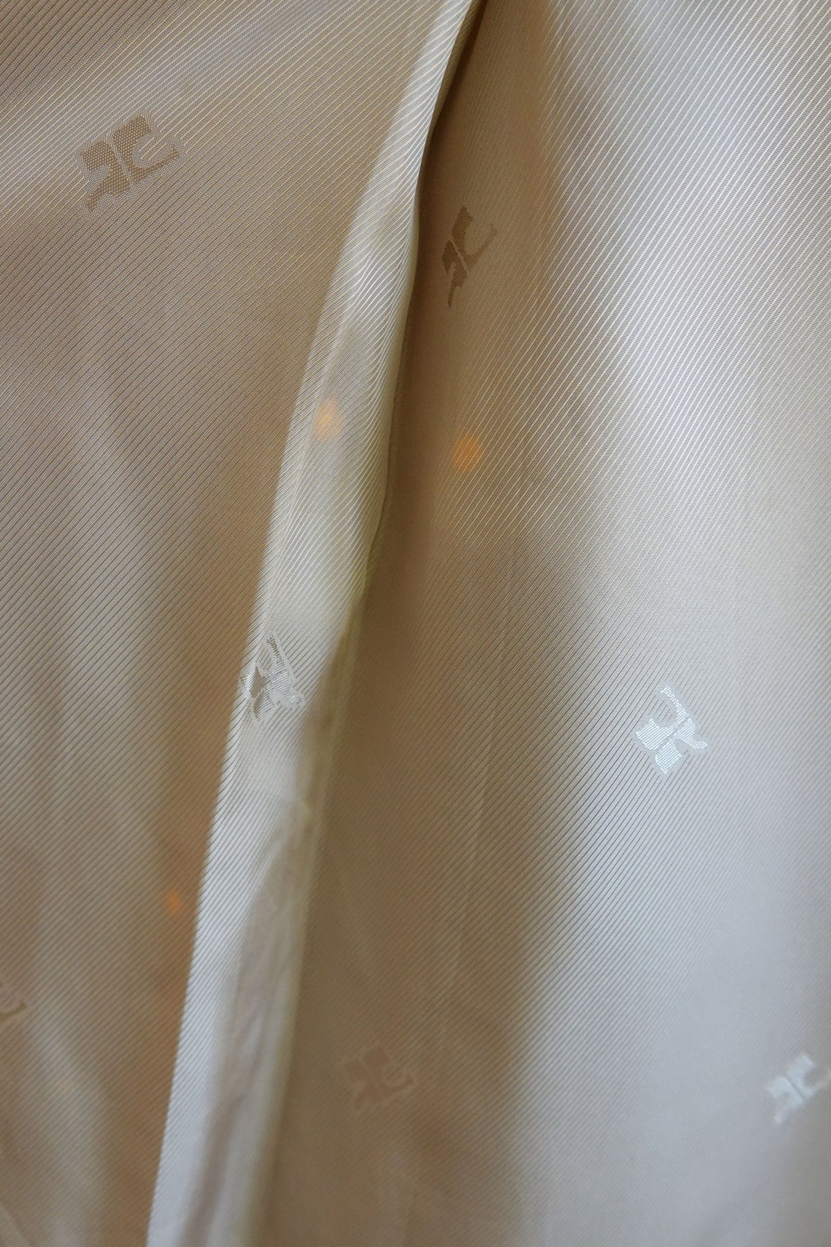 Vintage 1980s–90s Beige Wool Belted Cape Back Short Trench Coat