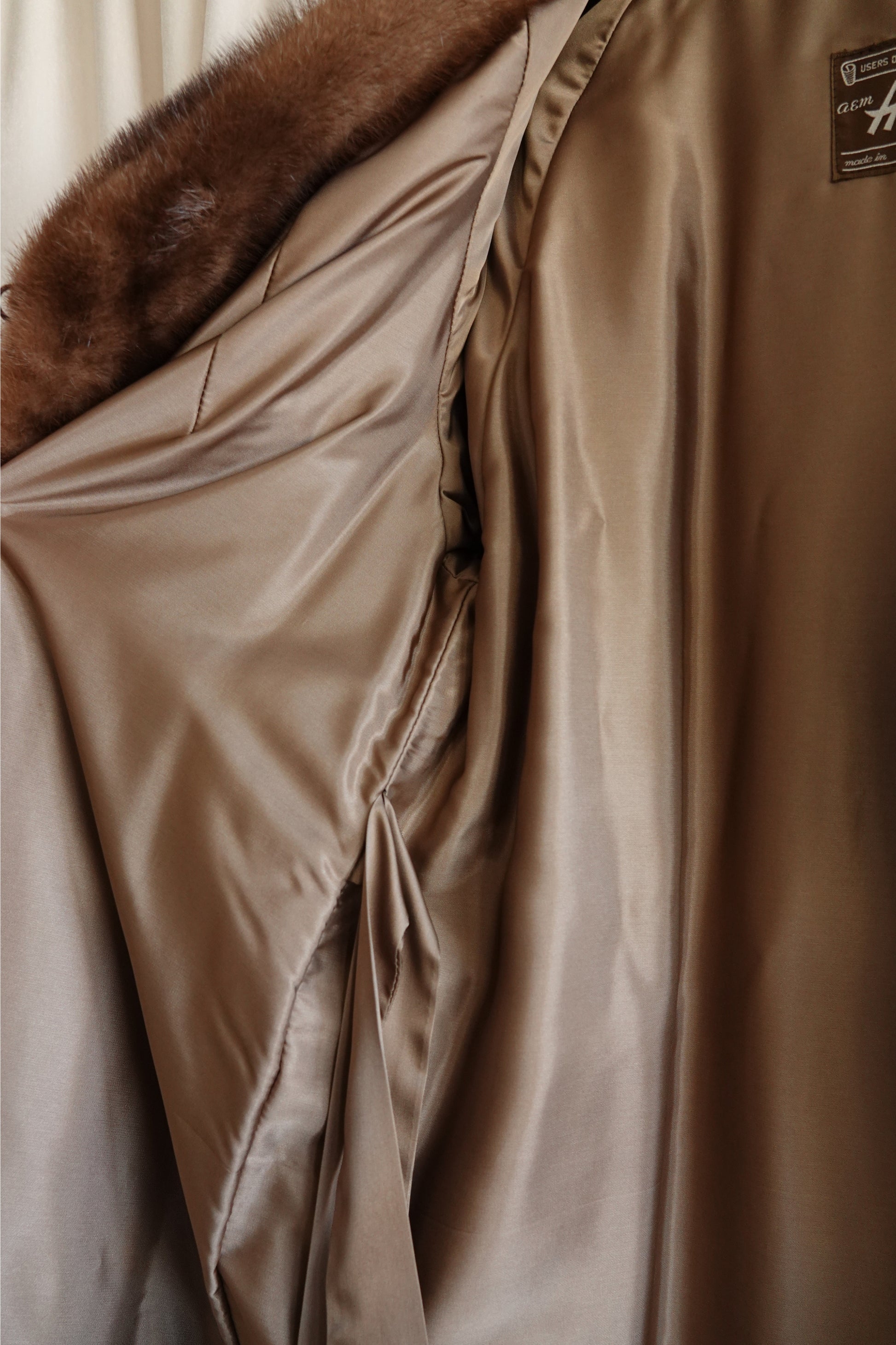 AEM Hurtig Furs  Canadian Mink Coat with Embroidered Silk Lining 1960s - 70s