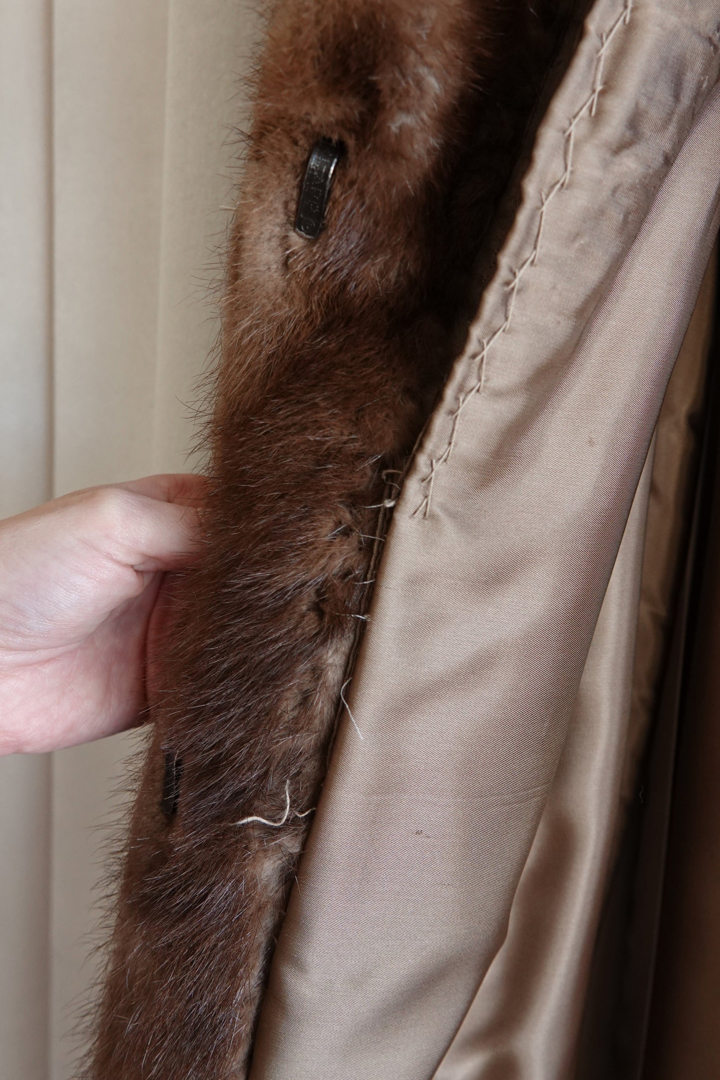 AEM Hurtig Furs  Canadian Mink Coat with Embroidered Silk Lining 1960s - 70s