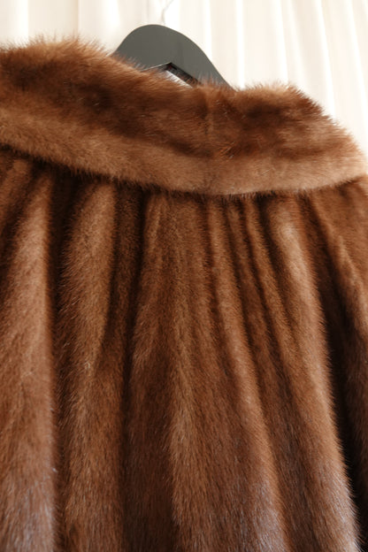 AEM Hurtig Furs  Canadian Mink Coat with Embroidered Silk Lining 1960s - 70s