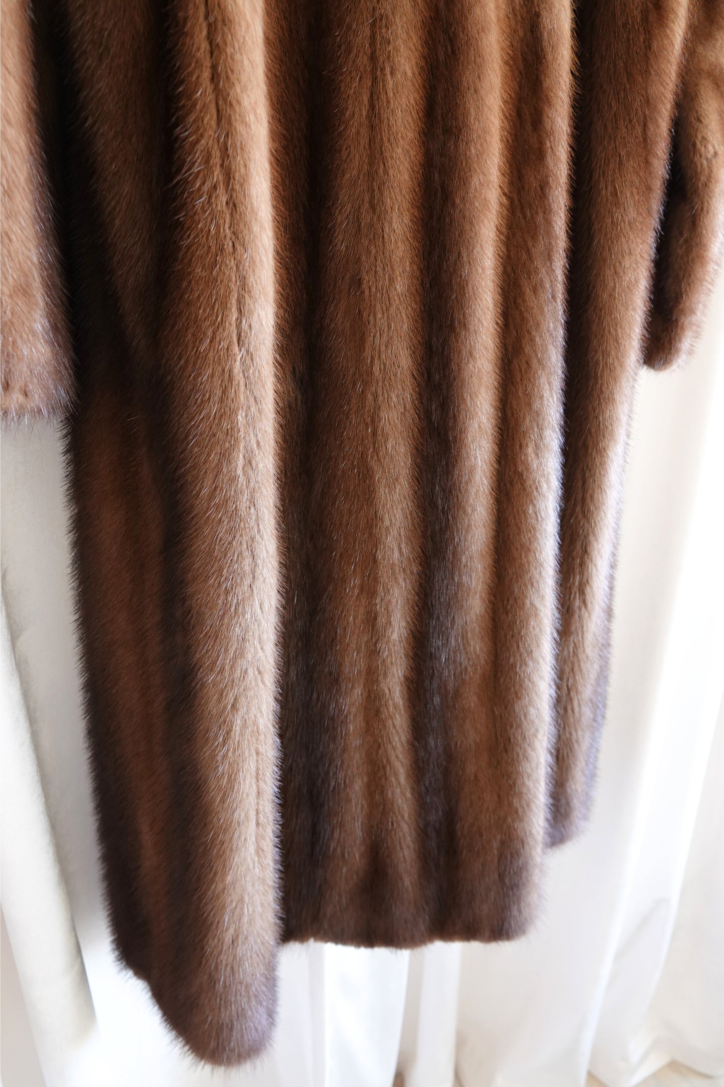 AEM Hurtig Furs  Canadian Mink Coat with Embroidered Silk Lining 1960s - 70s