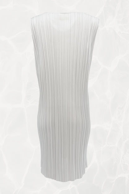 Pleats Please Issey Miyake x Mimi Yokoo carnation print dress back view: full-length rear view showing sculptural white pleated fabric silhouette, sleeveless, c. 2000