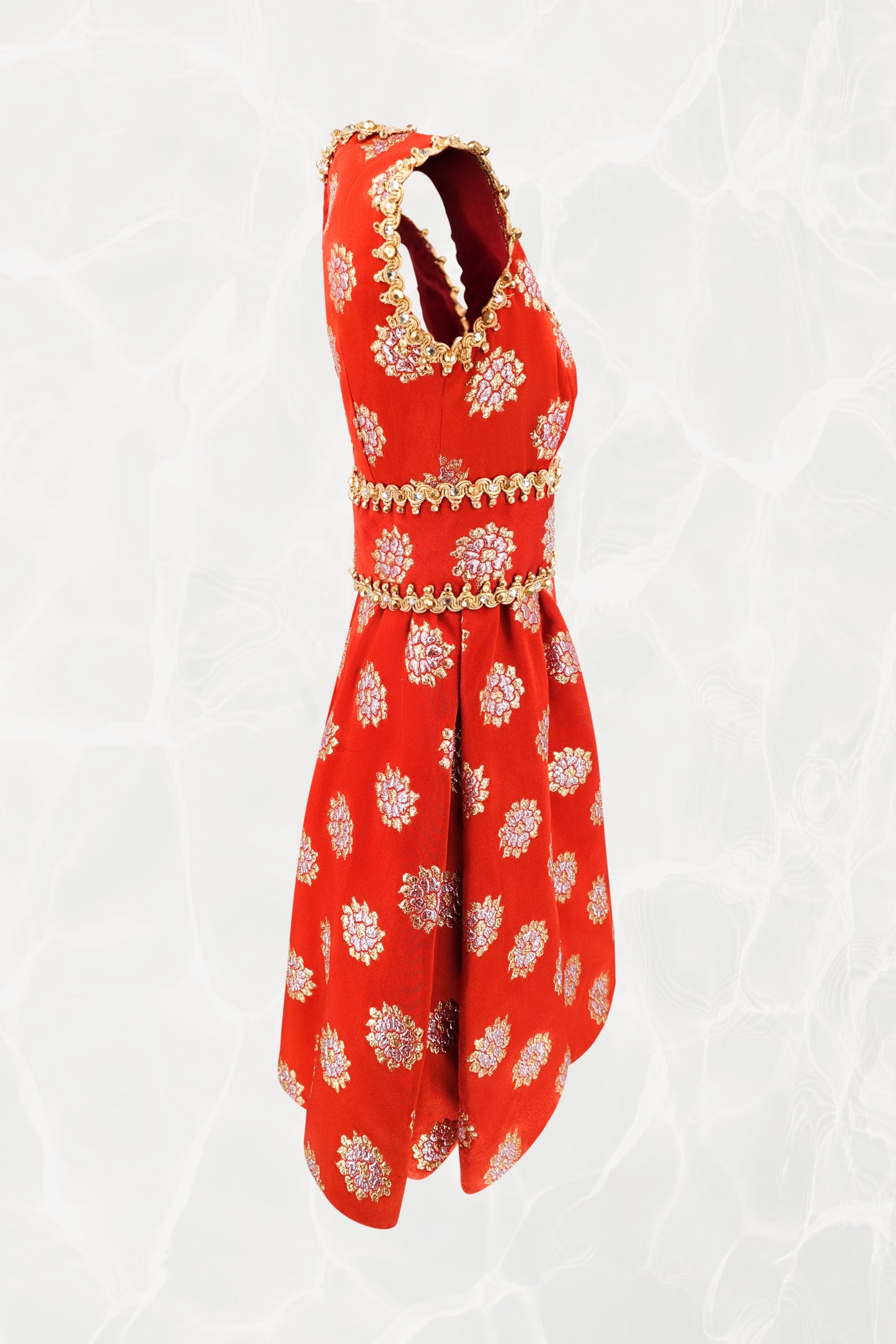 Oscar de la Renta red brocade dress, back view showing center zipper — Disco Palma