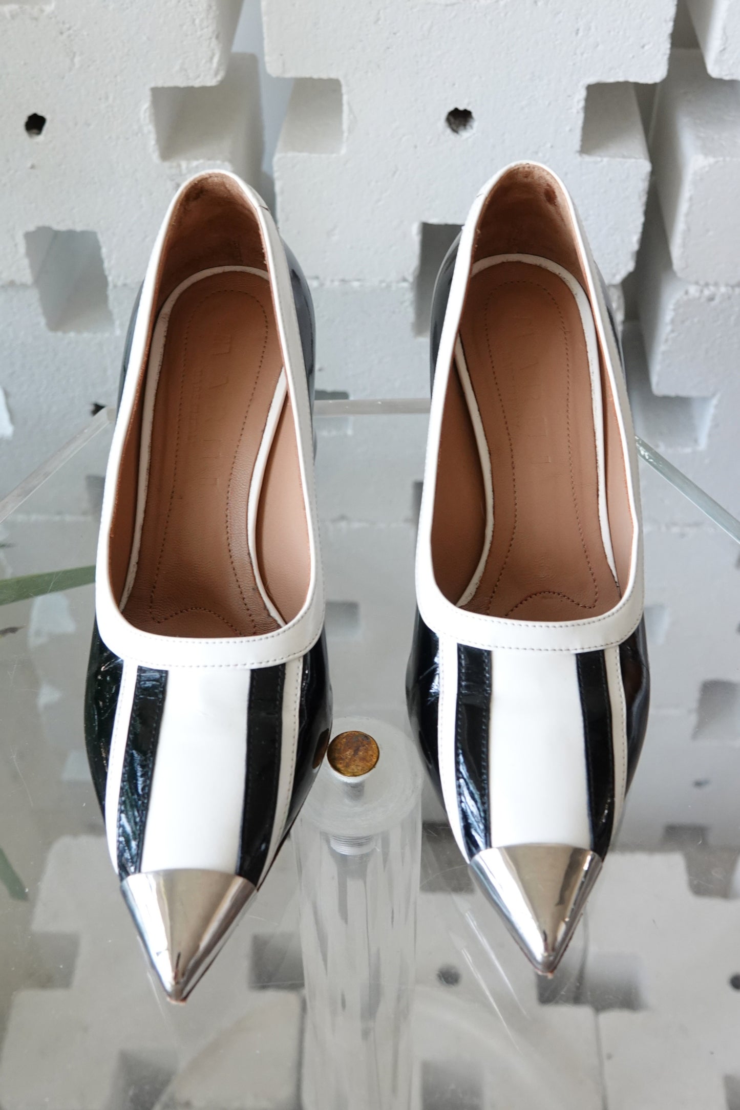 Condition detail — Marni black and white stripe patent leather pump
