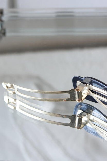 Rhinestone bow barrette Alexandrine Paris — back view showing spring clip