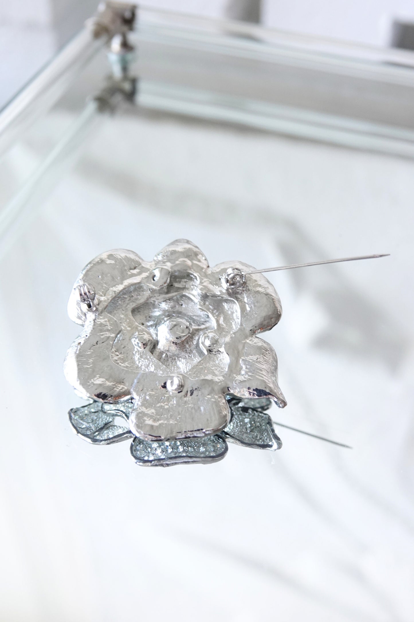 Camellia brooch back — close-up of pin and construction