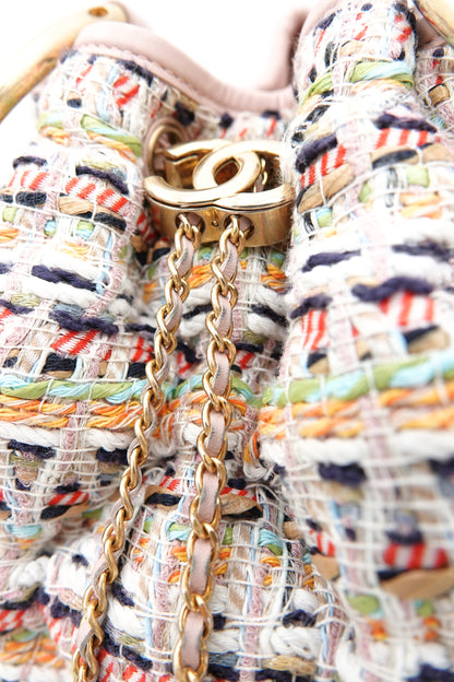 Resort 17 Cuba Collection Tweed 'Chesterfield' Bucket Bag