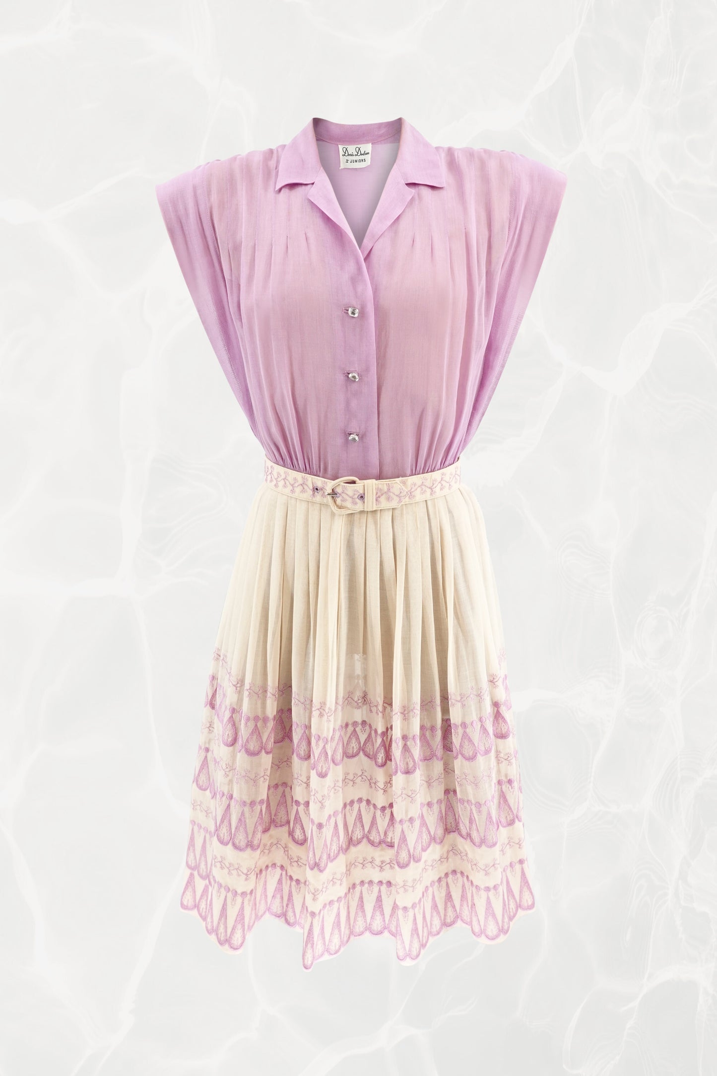Doris Dodson 1940s lavender embroidered border dress, front view — Disco Palma