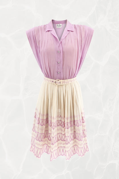 Doris Dodson 1940s lavender embroidered border dress, front view — Disco Palma
