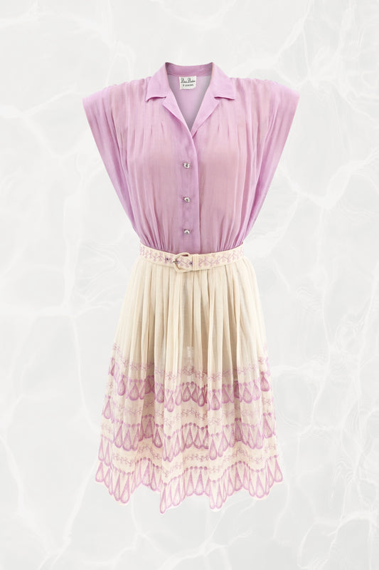 Doris Dodson 1940s lavender embroidered border dress, front view — Disco Palma